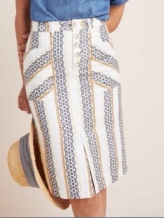 Anthropologie Dresses & Skirts - Anthropologie Quincy Embroidered Eyelet Pencil Skirt